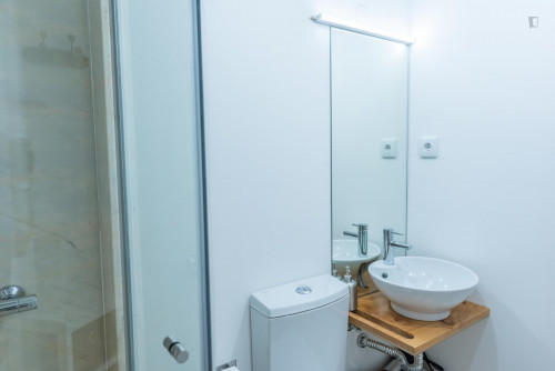 Spacious and sunny 3-bedroom apartment next to Univeristy of Coimbra - Gallery - 11
