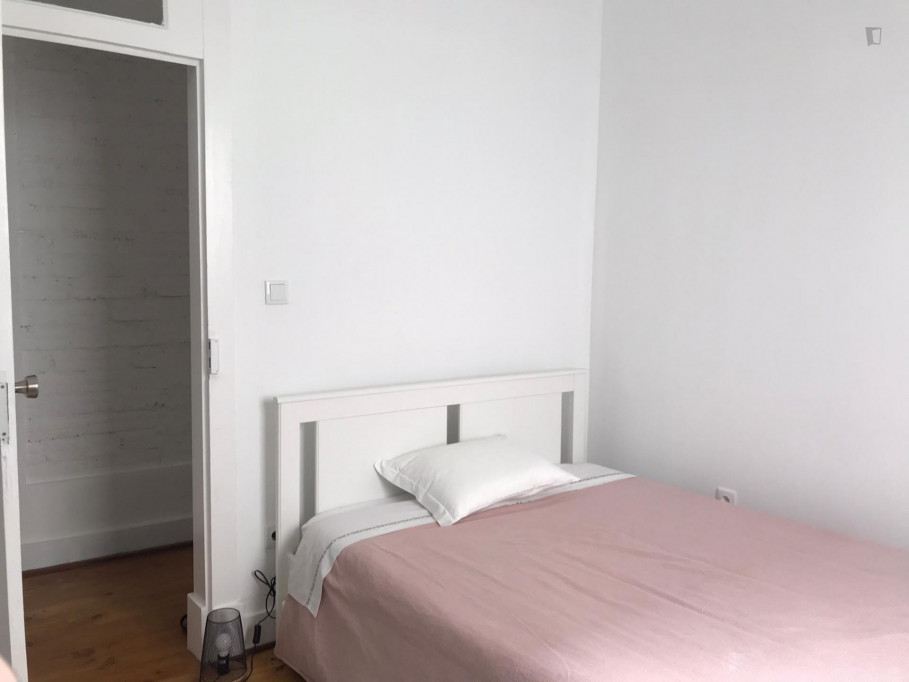 Attractive double ensuite bedroom, in the centre of Aveiro