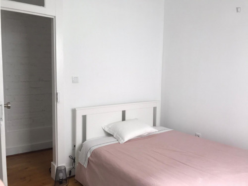 Attractive Double Ensuite Bedroom, In The Centre Of Aveiro - 1