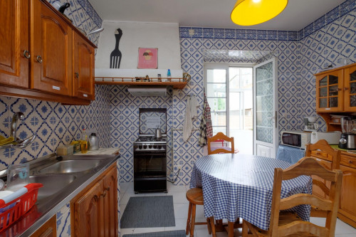 Single bedroom, with balcony, in 4-bedroom apartment - Gallery - 9