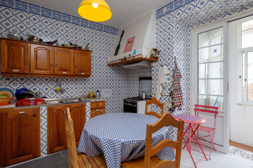 Single bedroom, with balcony, in 4-bedroom apartment - Gallery - 10