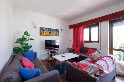 Single bedroom in 5-bedroom apartment - Gallery - 15