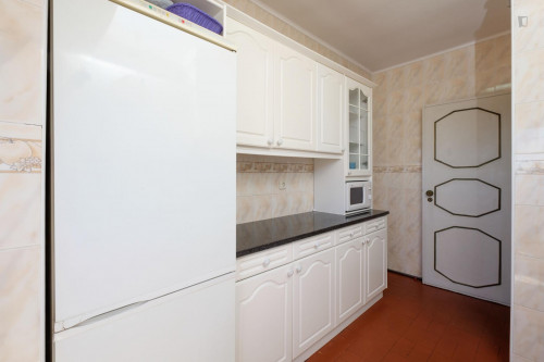 Single bedroom in 5-bedroom apartment  - Gallery -  5