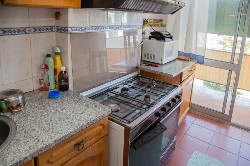 Comfortable single ensuite bedroom in a 4-bedroom apartment close to São José train station - Gallery - 11