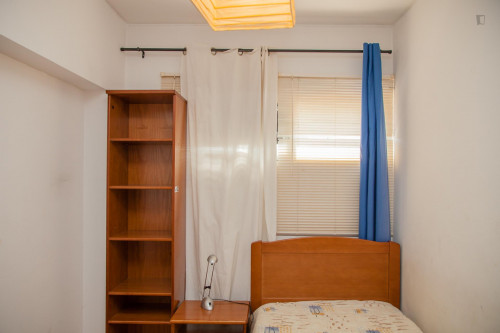 Comfortable single ensuite bedroom in a 4-bedroom apartment close to São José train station - Gallery - 24