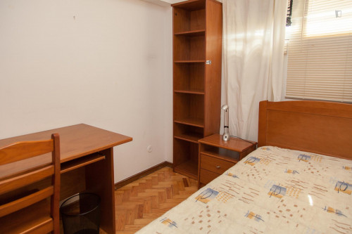 Comfortable single ensuite bedroom in a 4-bedroom apartment close to São José train station - Gallery - 21
