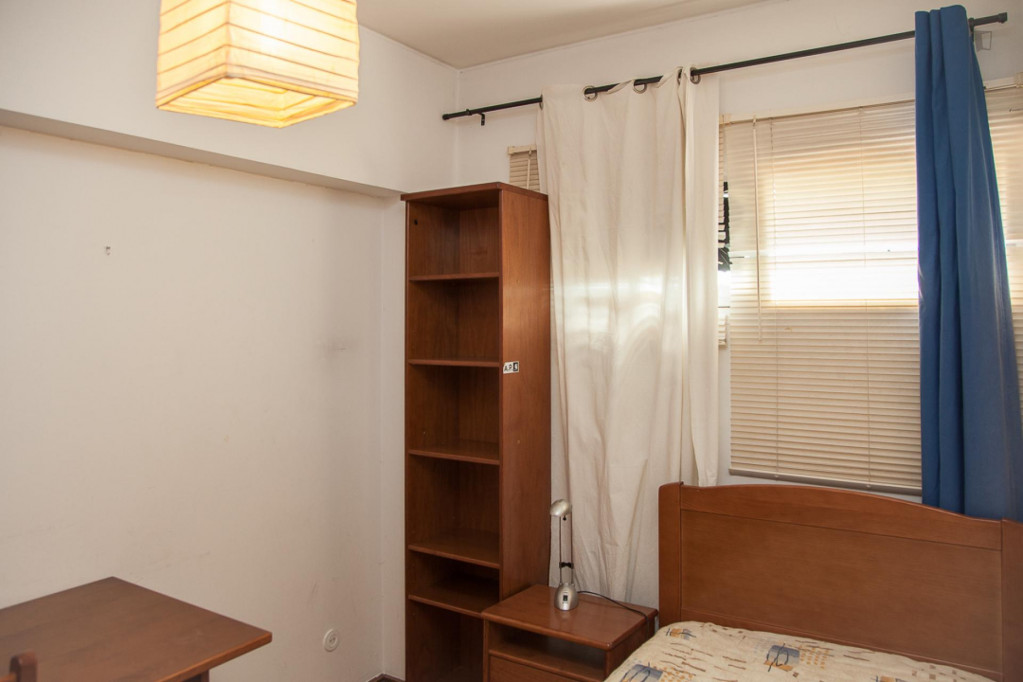 Comfortable single ensuite bedroom in a 4-bedroom apartment close to São José train station  - Gallery -  2