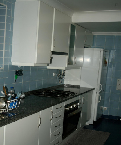 Single bedroom in 4-bedroom apartment - Gallery - 6