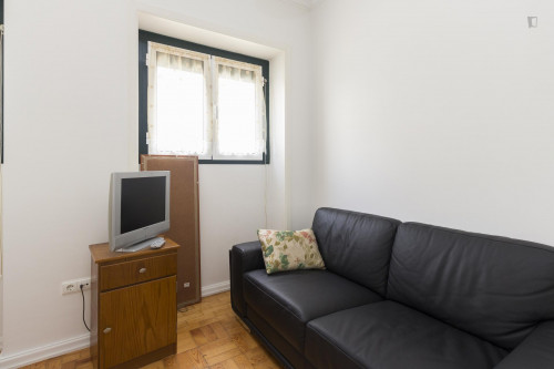 Cheerful single bedroom in Montes Claros.