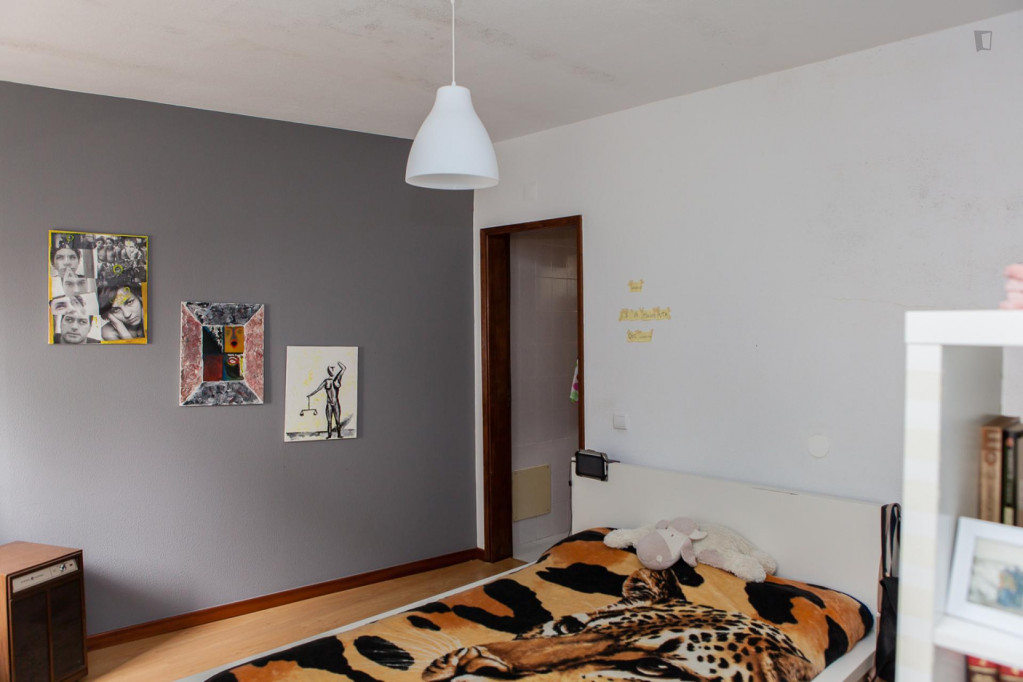 Nice double ensuite bedroom in the vicinity of Faculdade de Letras