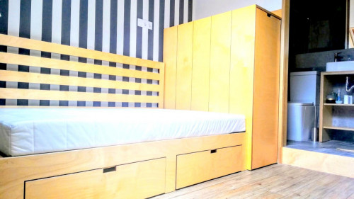 Homely room in a 9-bedroom apartment (private bathroom) - Gallery - 26