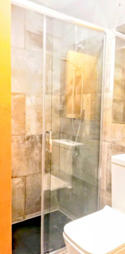 Homely room in a 9-bedroom apartment (private bathroom) - Gallery - 34