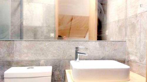 Homely room in a 9-bedroom apartment (private bathroom) - Gallery - 22
