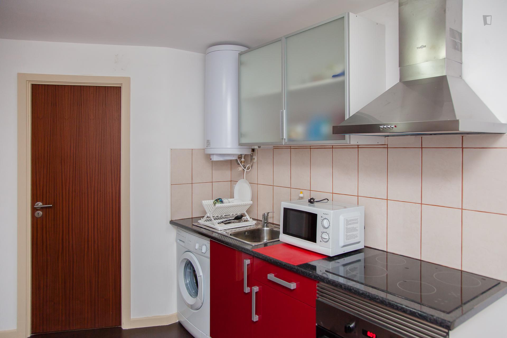Pleasant single bedroom in central area