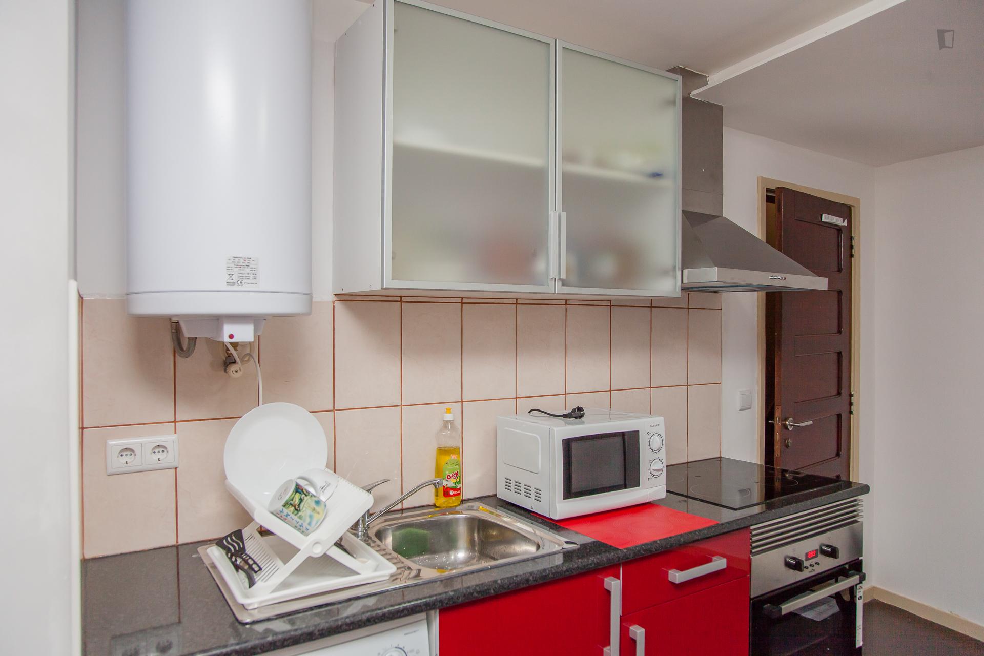 Pleasant single bedroom in central area