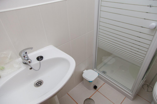 Fine single bedroom in a 4-bedroom flat, in Coimbra's downtown - Gallery - 15