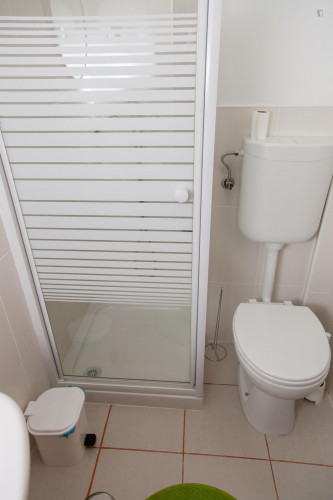 Fine single bedroom in a 4-bedroom flat, in Coimbra's downtown - Gallery - 12
