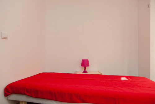 Fine single bedroom in a 4-bedroom flat, in Coimbra's downtown - Gallery - 3