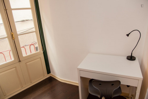Fine single bedroom in a 4-bedroom flat, in Coimbra's downtown - Gallery - 5