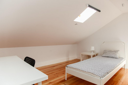 Attractive Single Bedroom Near Universidade De Coimbra - 2