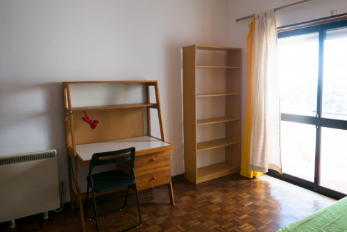Cosy single bedroom in Santo António dos Olivais - Gallery - 24