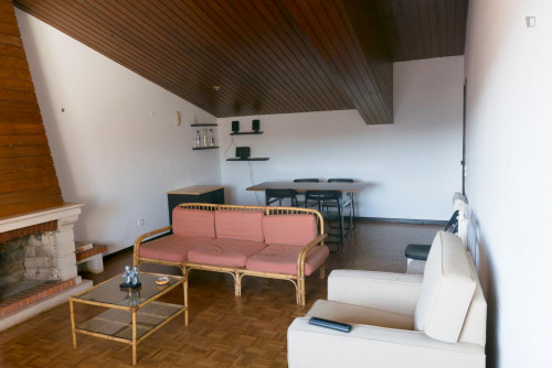 Cosy single bedroom in Santo António dos Olivais - Gallery - 28