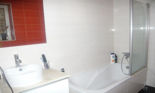 Room with private bathroom in Central area, polo 1 and 3