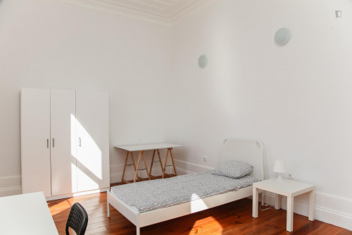 Single bedroom, with balcony, near Universidade de Coimbra - Gallery - 25