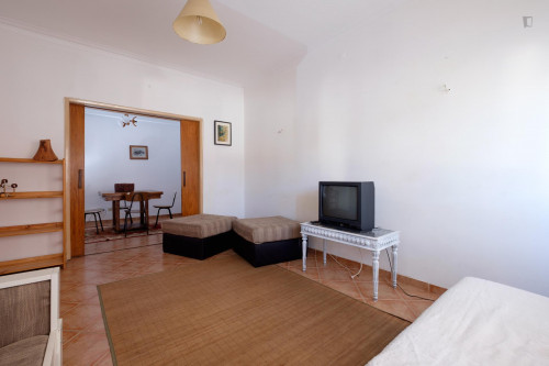 Comfy double bedroom in Coimbra - Gallery - 6