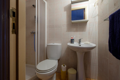 Comfy double bedroom in Coimbra - Gallery - 13