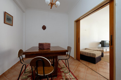 Comfy double bedroom in Coimbra - Gallery - 7