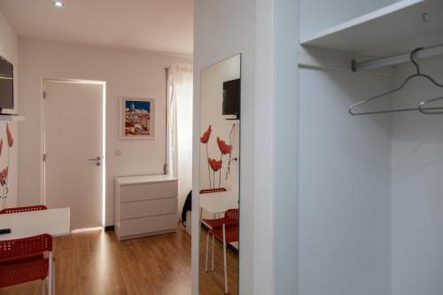 Fashionable studio in the Santa Cruz area, near Universidade de Coimbra - Gallery - 14