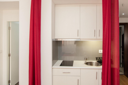 Fashionable studio in the Santa Cruz area, near Universidade de Coimbra - Gallery - 11