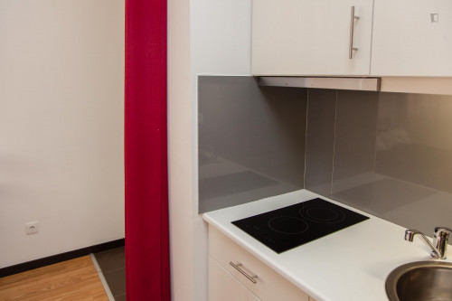 Fashionable studio in the Santa Cruz area, near Universidade de Coimbra - Gallery - 10