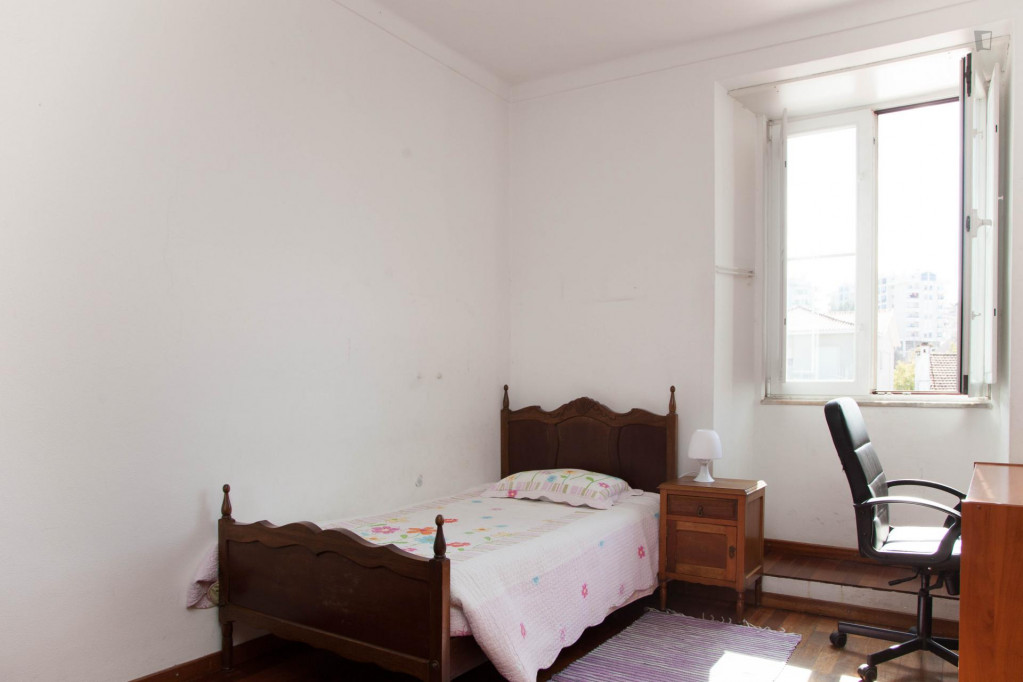 Comfortable single bedroom minutes away from Universidade de Coimbra