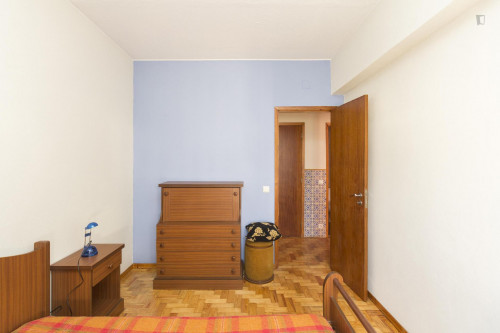 Single bedroom in 4-room apartment located in Coimbra  - Gallery -  3