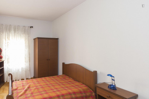 Single bedroom in 4-room apartment located in Coimbra  - Gallery -  1