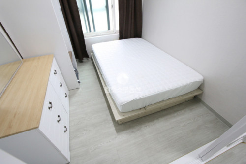 2 Bedrooms - Gallery - 29