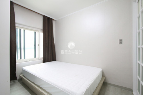 2 Bedrooms - Gallery - 27