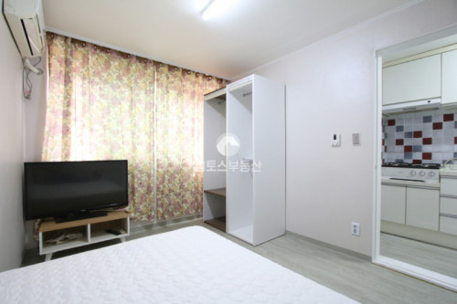 2 Bedrooms - Gallery - 24