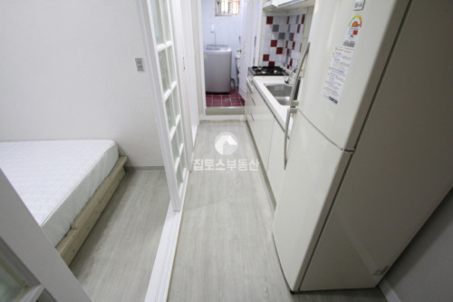 2 Bedrooms - Gallery - 31