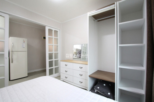 2 Bedrooms - Gallery - 26