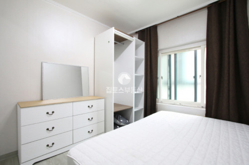 2 Bedrooms - Gallery - 28