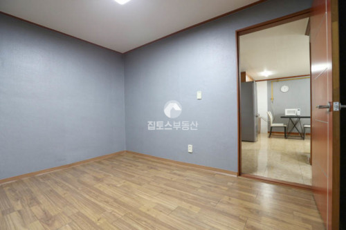 2 Bedrooms - Gallery - 12