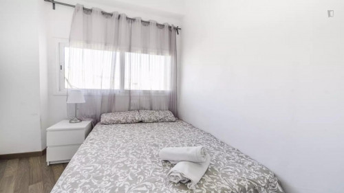  Practical Room For Rent In 13-Bedroom Apartment In Sant Gervasi  -  1 Room  - Gallery -  1