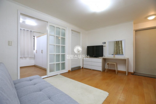  Practical Room For Rent In 13-Bedroom Apartment In Sant Gervasi  -  1 Room  - Gallery -  2