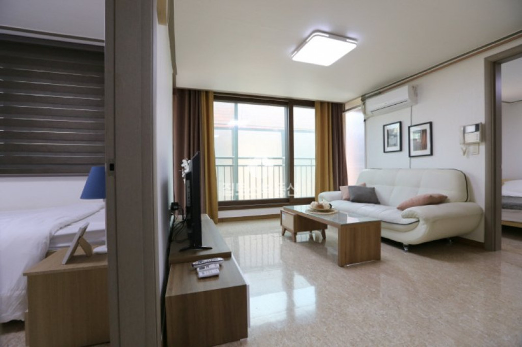 2 Bedrooms, Seoul Student