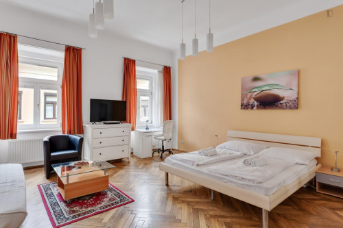Homely 2-bedroom apartment near Nestroyplatz metro station