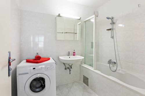 Beautiful 1-bedroom apartment near Nestroyplatz metro station - Gallery - 11