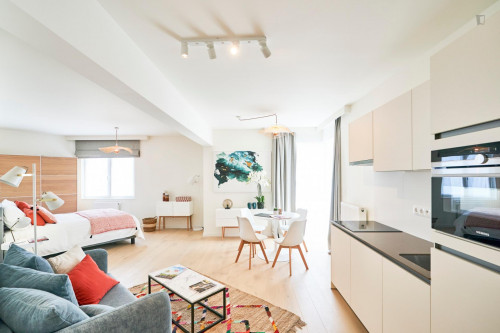 Amazing studio near Diamant tram stop - Gallery - 11